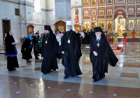 Соборное служение трёх архипастырей предварило открытие церковного социального форума