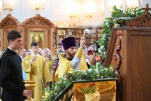 Освящение иконы Божией Матери "Одигитрия", написанной на средства Ассоциации такси г.Хабаровска. Спас-Преображенский собор - Храм преп. Серафима Саровского. 31 июля 2011г.
