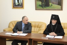 Подписание соглашения о сотрудничестве между Министерством образования и науки Хабаровского края и Хабаровской Епархией. 3 октября 2011 г.