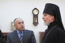 Подписание соглашения о сотрудничестве между Министерством образования и науки Хабаровского края и Хабаровской Епархией. 3 октября 2011 г.